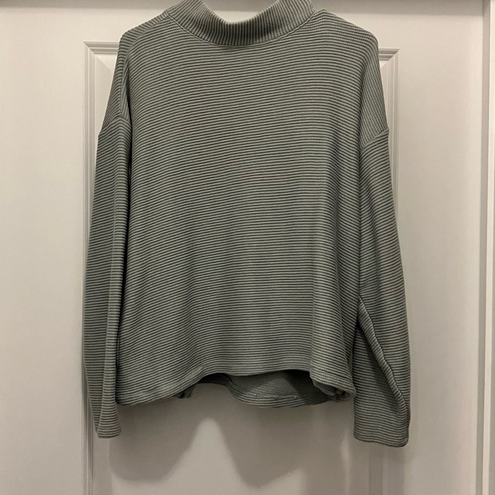 Textured Madewell sweater with pockets